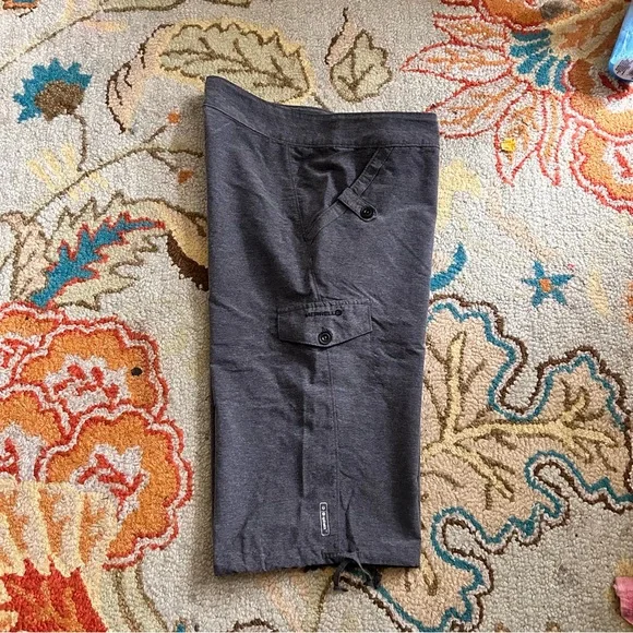 Merrell Gray Opti Wick Bermuda Shorts Size 8 - Picture 2 of 5